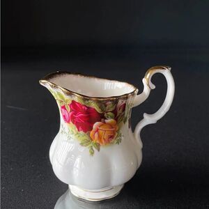 Wedgwood Royal Albert Old Country Roses Milk Cream jug Pink Gold Bone China